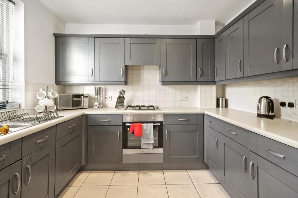 Stylish House Sleeps 10 * York