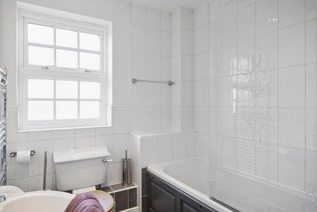Stylish House Sleeps 10 Holiday home York