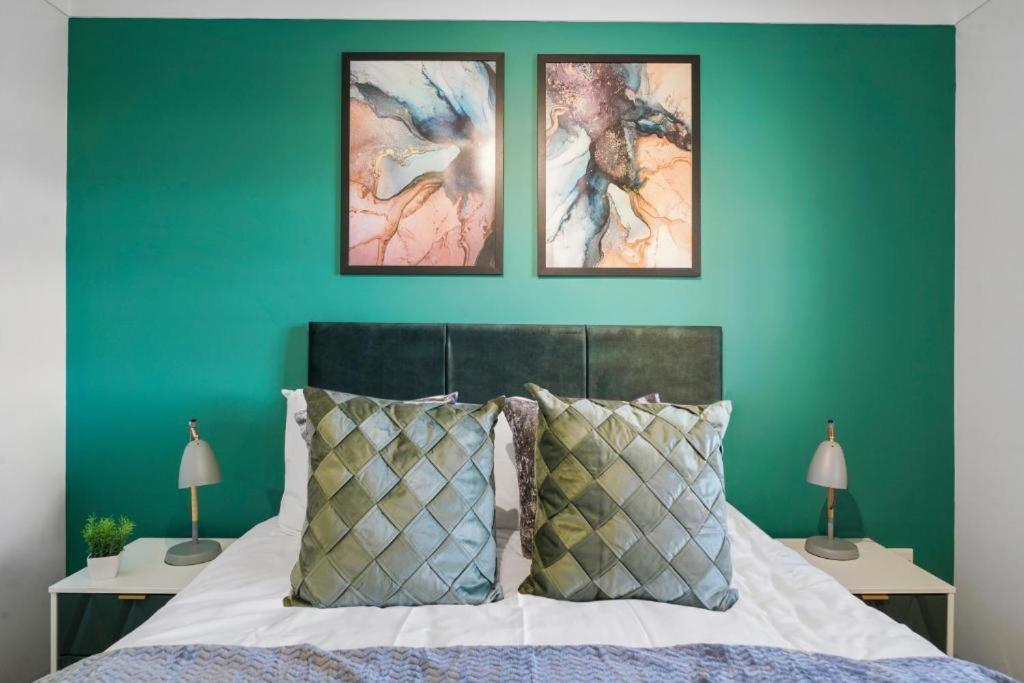 Stylish House Sleeps 10 York