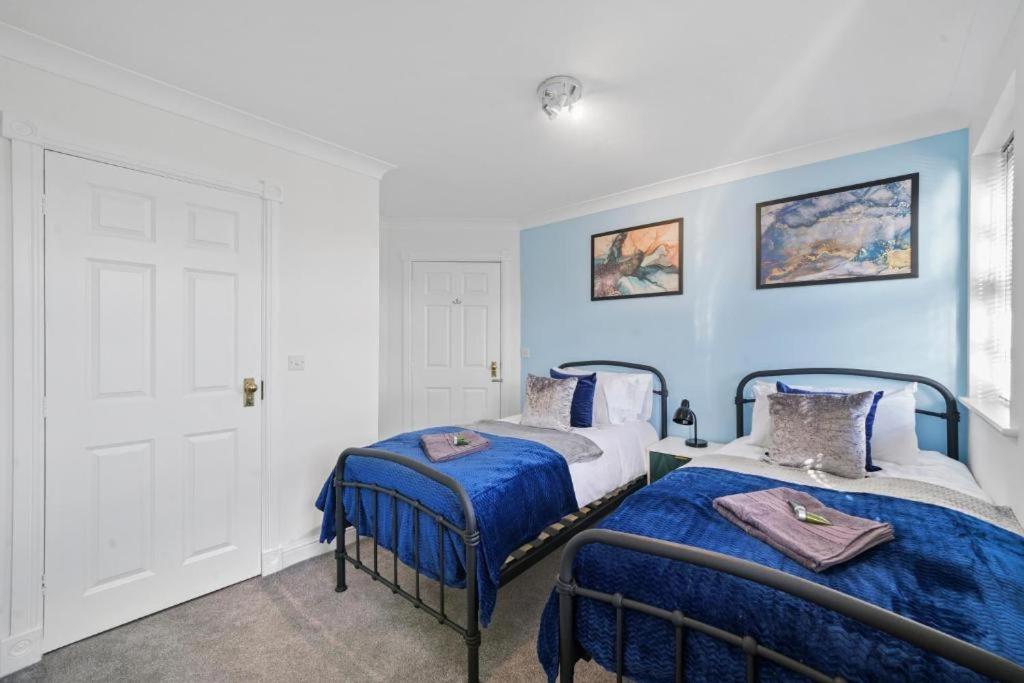 Stylish House Sleeps 10 Holiday home