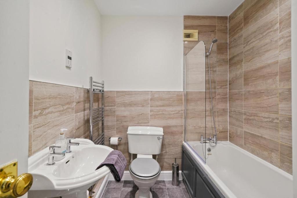 Stylish House Sleeps 10 * York
