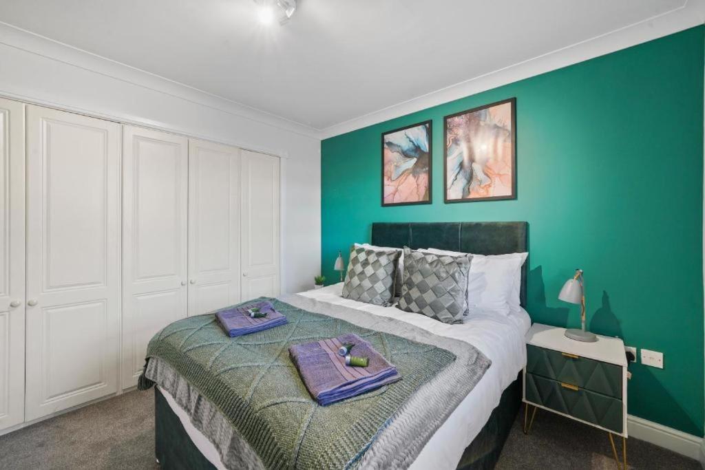 Holiday home Stylish House Sleeps 10