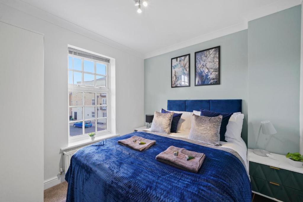 Stylish House Sleeps 10