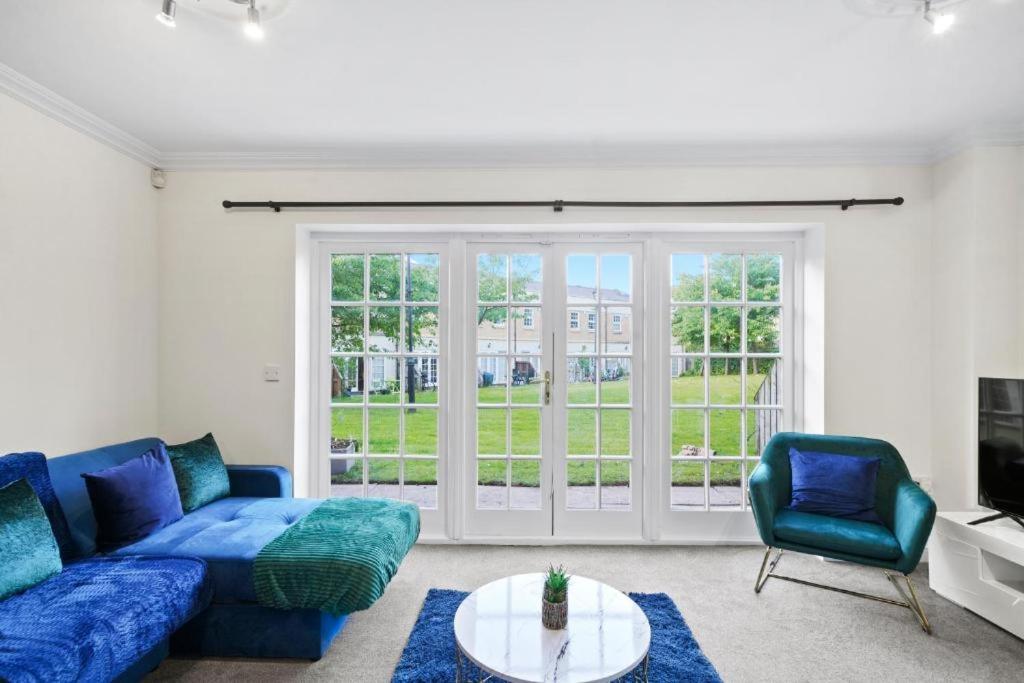 Stylish House Sleeps 10 * York