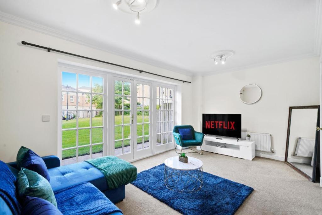 Stylish House Sleeps 10 York